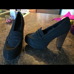 Smokey black pumps