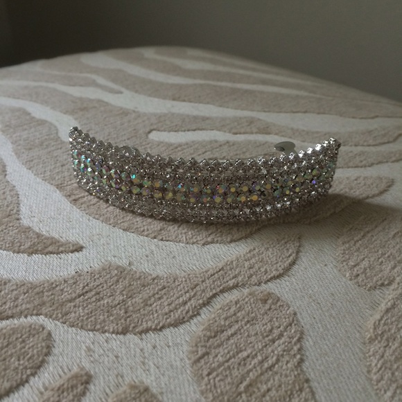 Stunning rhinestone hair clip!