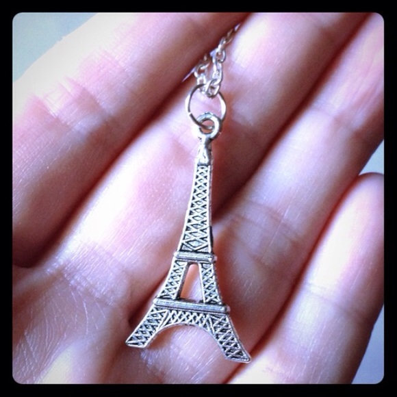 Eiffel Tower Necklace - Picture 4 of 4