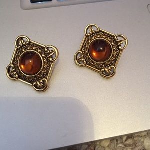 Gold with brown center earrings!!