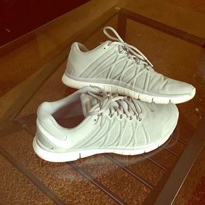 Nike free trainer grey running shoes