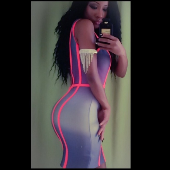 Beautiful studded arm charm - Picture 3 of 3