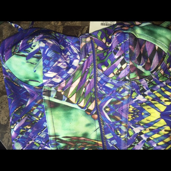 Top - Picture 2 of 4