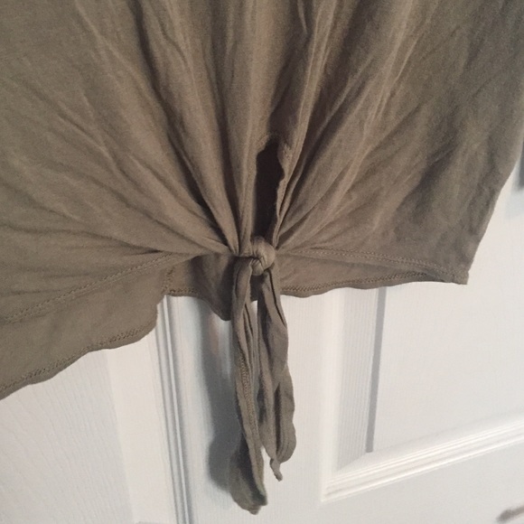 Great Tops 🙇 - Picture 3 of 3