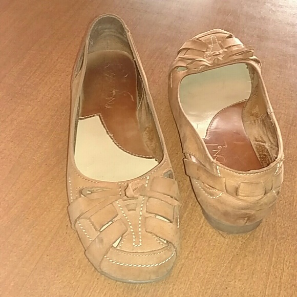 Ladies sz 8 slip ons camel - khaki - Picture 1 of 4