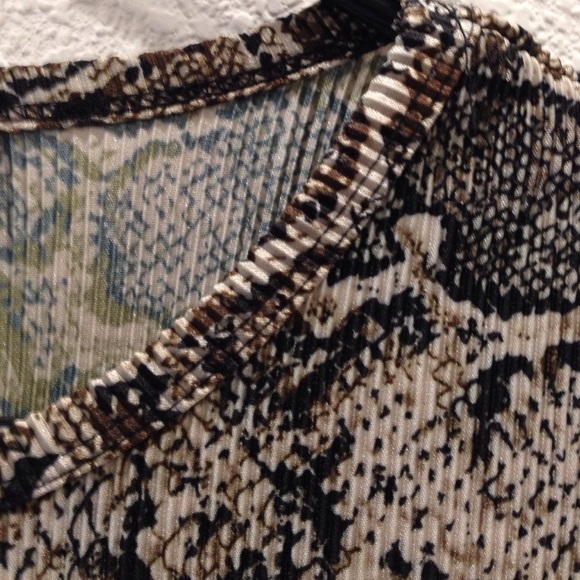 Snakeskin Print Tunic Size M - Picture 3 of 3