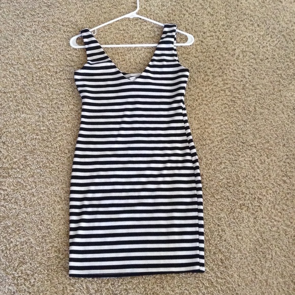 Striped sleeveless dress - Picture 1 of 1