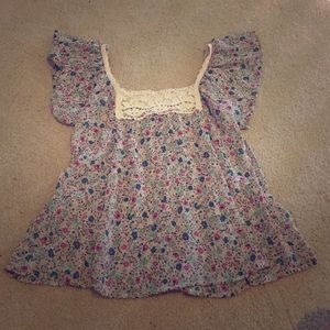 Floral crochet top