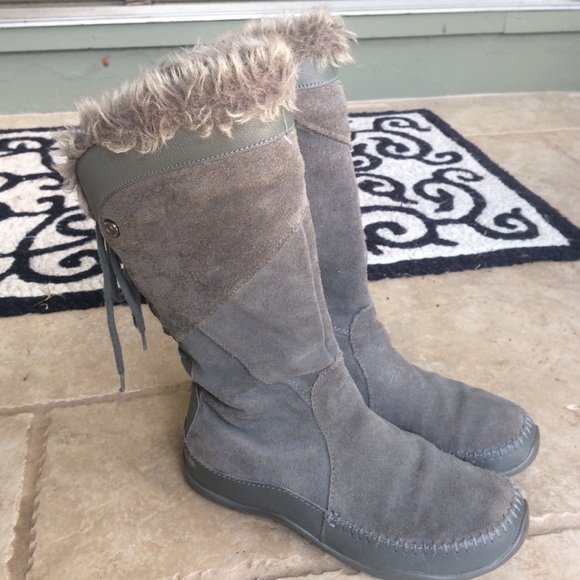 Grey North Face Primaloft Boots