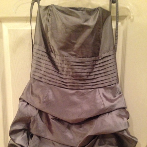 Gorgeous little silver shimmer cocktail dress. - Picture 1 of 2