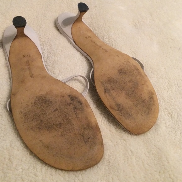 SOLD OUT/ Manolo s White kitten heels 2.5" - Picture 3 of 4