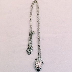 h e a r t  n e c k l a c e