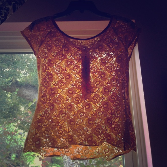 Never worn, Woven Gold/Red Top