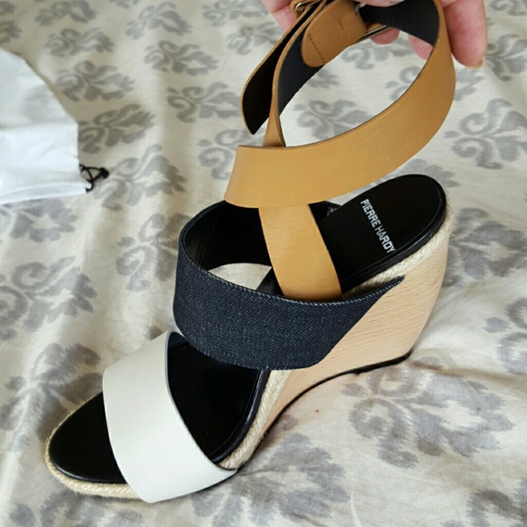 BRAND NEW PIERRE HARDY *SALE*