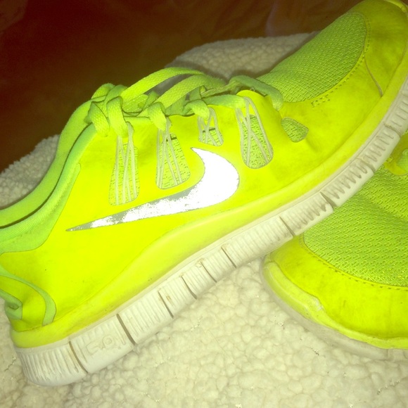 Nike 5.0 free runs 9.5