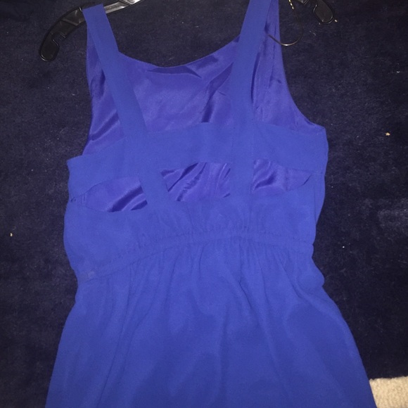 A royal blue dress - Picture 2 of 2