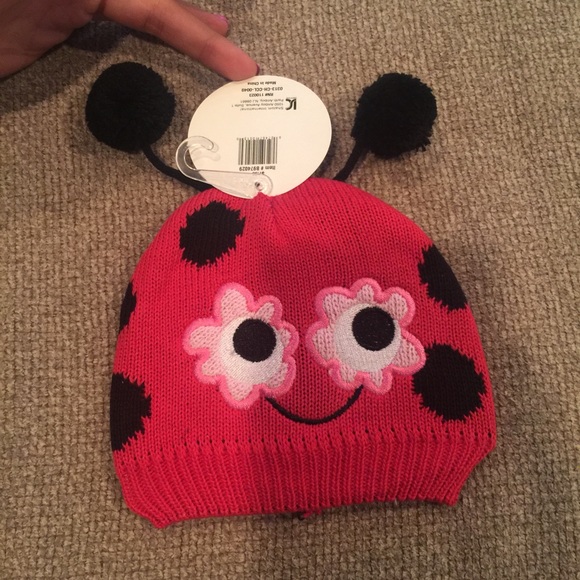 BRAND NEW! Newborn knitted lady bug hat
