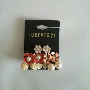 NWT Forever 21 stud earring pack (6 pairs!)