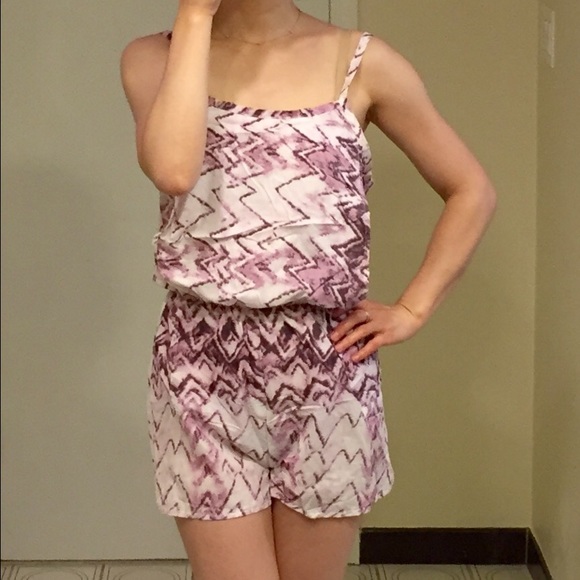 🆕 Purple Chevron Romper (M/L) - Picture 4 of 5