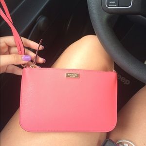 💘UPDATED💘Kate spade wristlet♠️💗