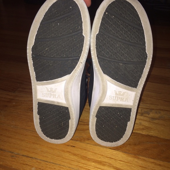 Supras - Picture 2 of 2
