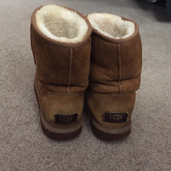 UGG boots TRADING DO NOT BUY❌🚫 - Picture 2 of 2