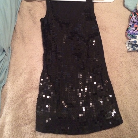 Small black sequenced top, worn once - Picture 1 of 1