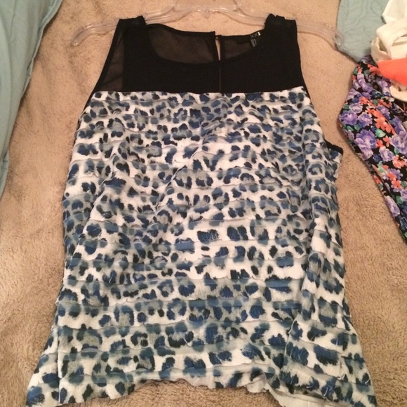 Cheetah top with mesh at the top, size small - Picture 1 of 1