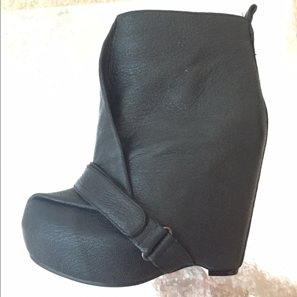 NIB SENSO Neve Wedge Boot