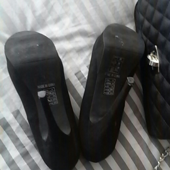 black high heels - Picture 3 of 4