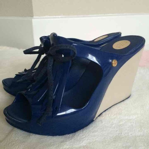 Auth Melissa wedge