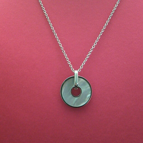 Pendant necklace