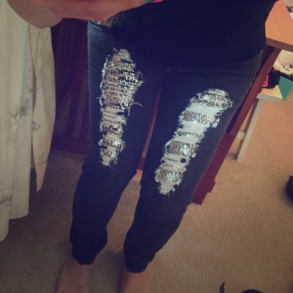 Off grey sequenced jeans 💎💎