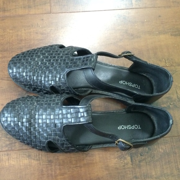 Black leather sandals