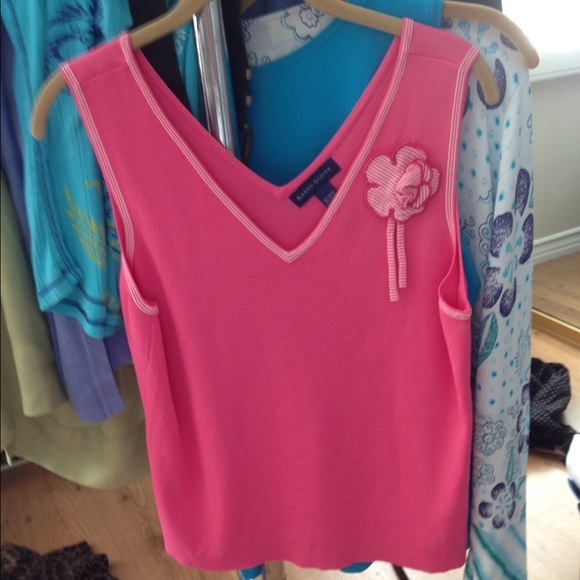 Pink tank top with flower
