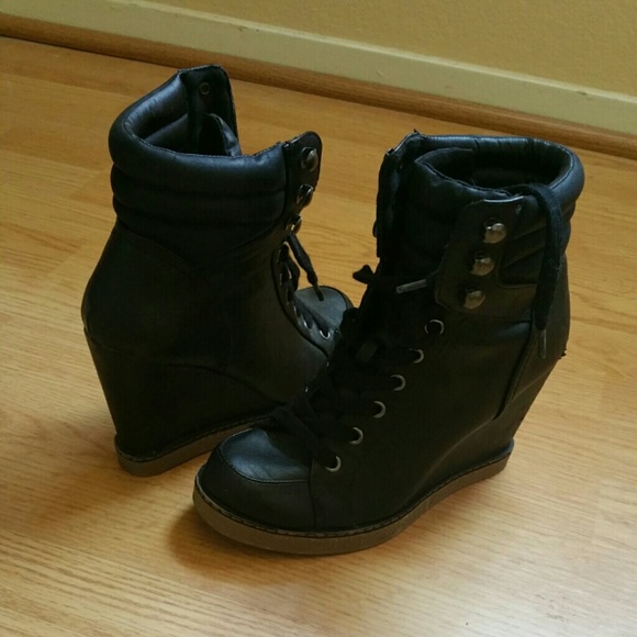 Wedge sneakers