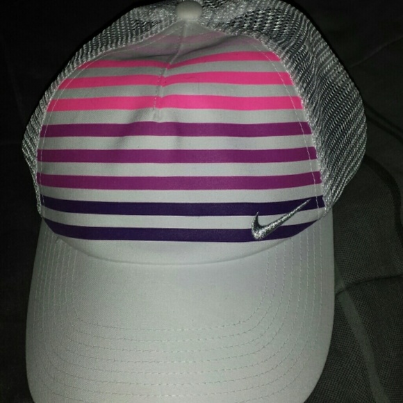 nike womans hat