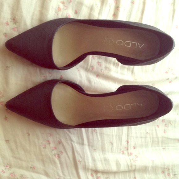 ALDO Shoes - Low heel Pumps!