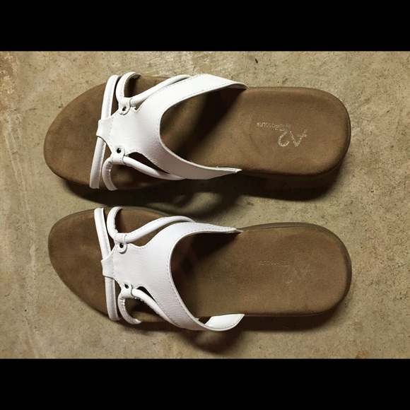 Aerosols sandals