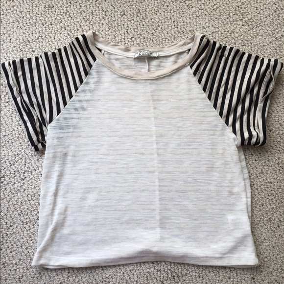 Urban Outfitters cropped tee