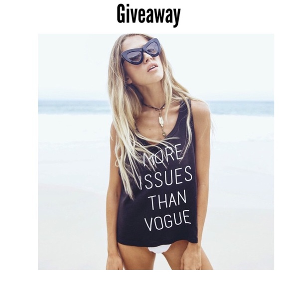 Dresses & Skirts - Win this top!