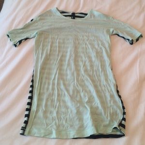 Lululemon tee