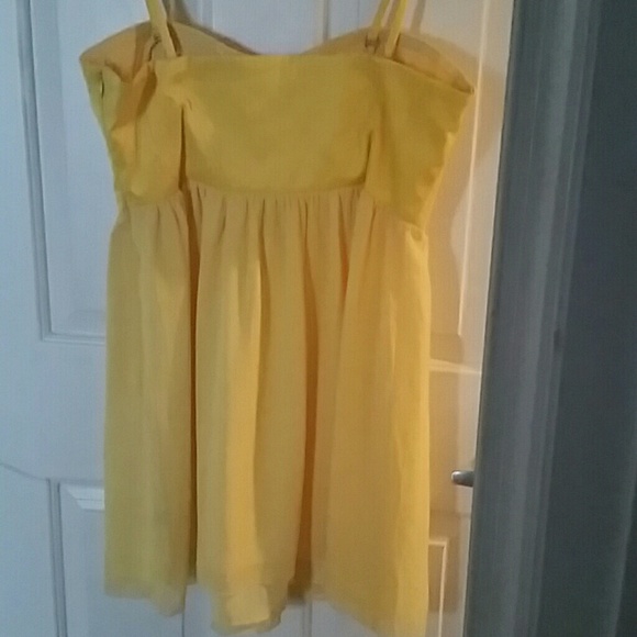 A one piece eye catcher  nice yellow evening dress - Picture 3 of 3