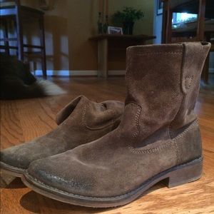Taupe suede booties, size 7