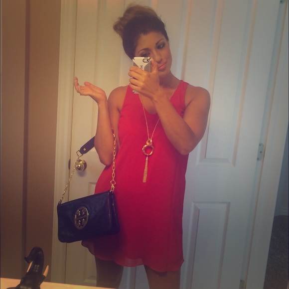 Lady in Red. BCX Dress 💃🏼necklace included!