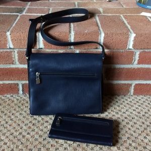 Liz Claiborne crossbody with matching wallet