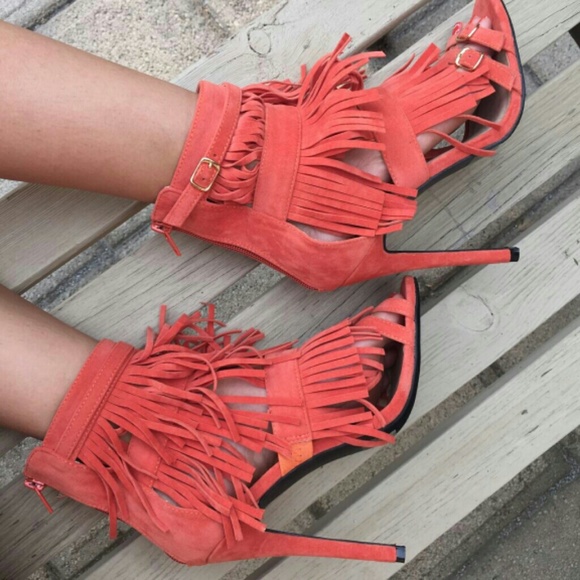 HP 🎉Fringe Suede Heels - Picture 2 of 2