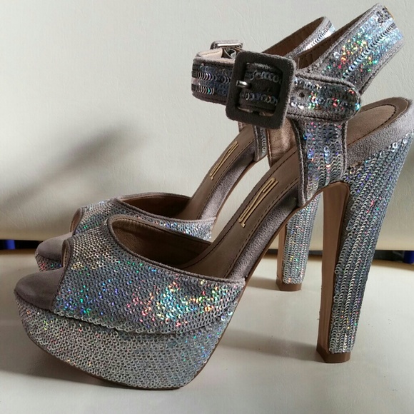 Santa Lolla platform heels 🎀HP🎀!!!💎💎💫💫