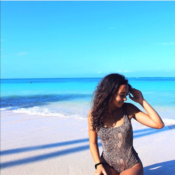 🌺SOLD to friend🌺 Bordeaux one piece in Snake - Picture 4 of 4