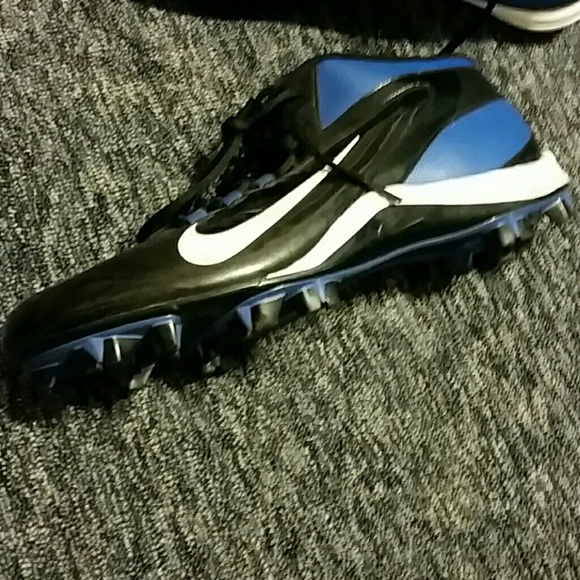 Shoes. - Picture 2 of 3